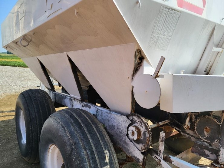 wilmar-6-ton-tandem-axle-lime/fertilizer-spreader-image-18