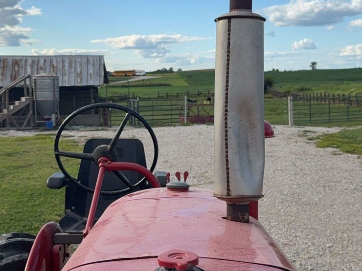 farmall-140-with-belly-mower-image-60