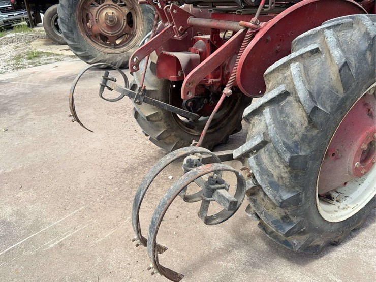farmall-super-a-image-75