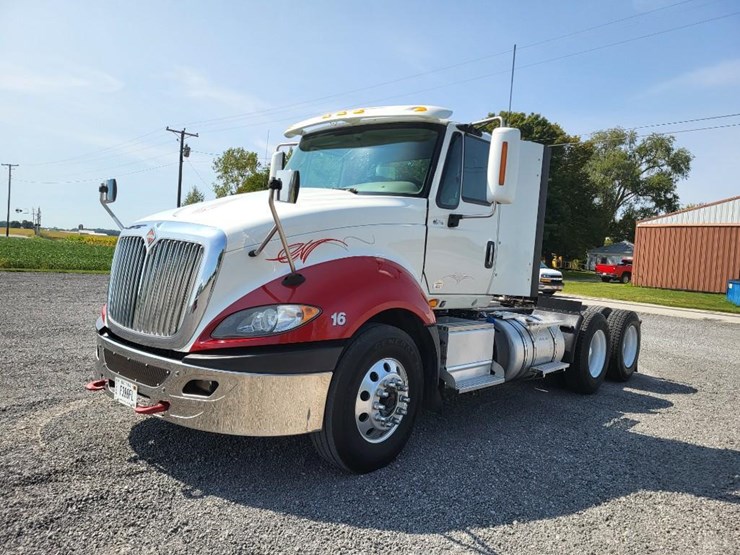 2016-international-prostar-image-7