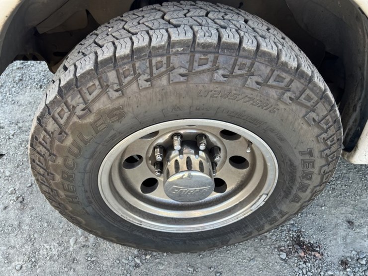2002-gmc-3500-image-15
