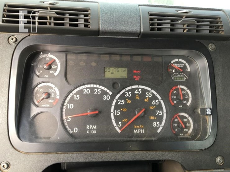 2012-freightliner-cascadia-113-image-6