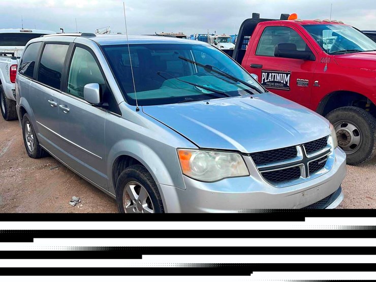 2011-dodge-caravan-image-3