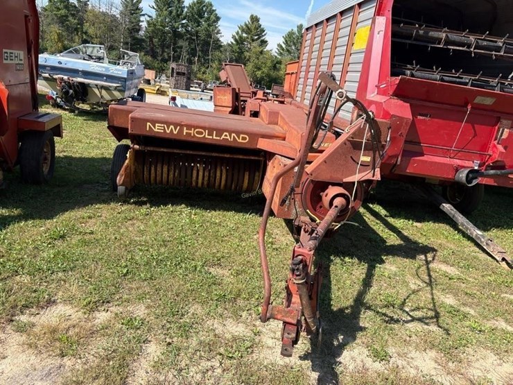 new-holland-310-image-1