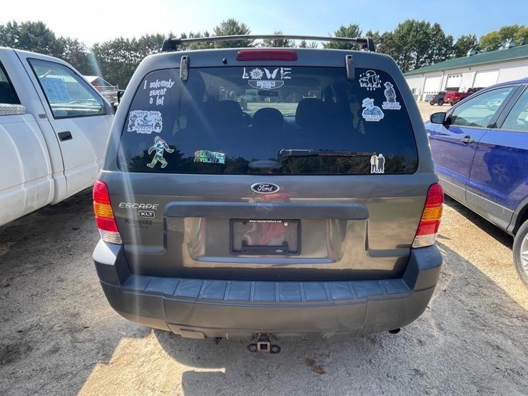 2005-ford-escape-image-8