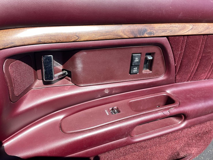 #3290-•-1994-oldsmobile-eighty-eight-(has-wi-title)-(kingston,-wi)-image-45