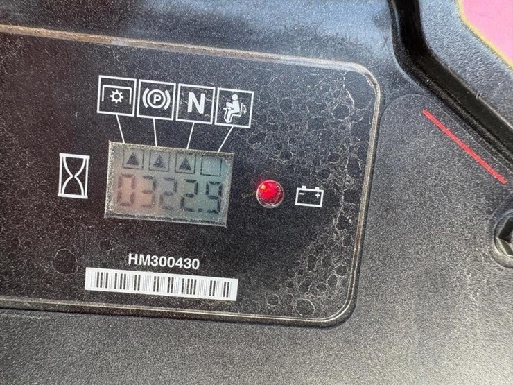 2019-toro-titan-2000-zero-turn-mower-image-7