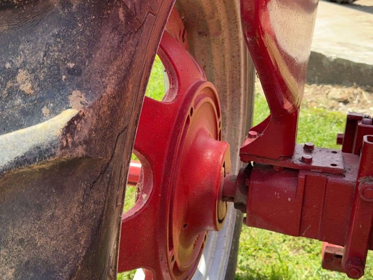 farmall-300-image-20