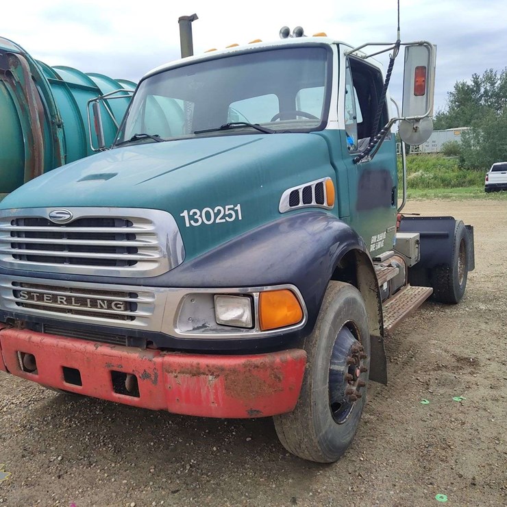 2002 STERLING M7500 ACTERRA