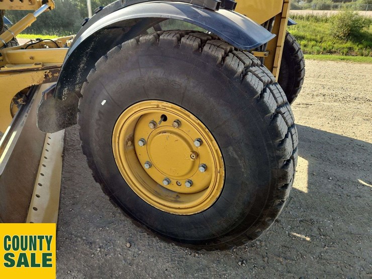 2020-caterpillar-150-awd-image-51