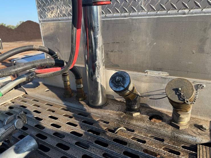 2013-peterbilt-389k-image-20