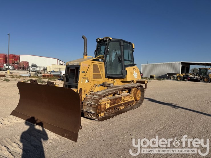 2011-caterpillar-d6k-xl-image-1