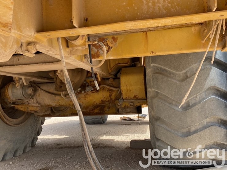 caterpillar-d25c-image-18