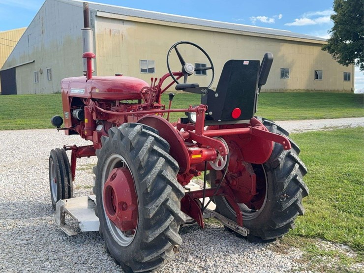 farmall-140-with-belly-mower-image-7