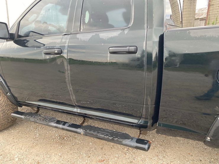 2016-dodge-1500-image-21