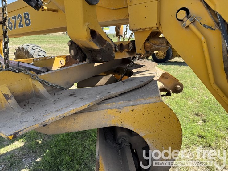 deere-672b-image-12