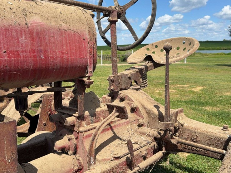 farmall-f-20-image-65