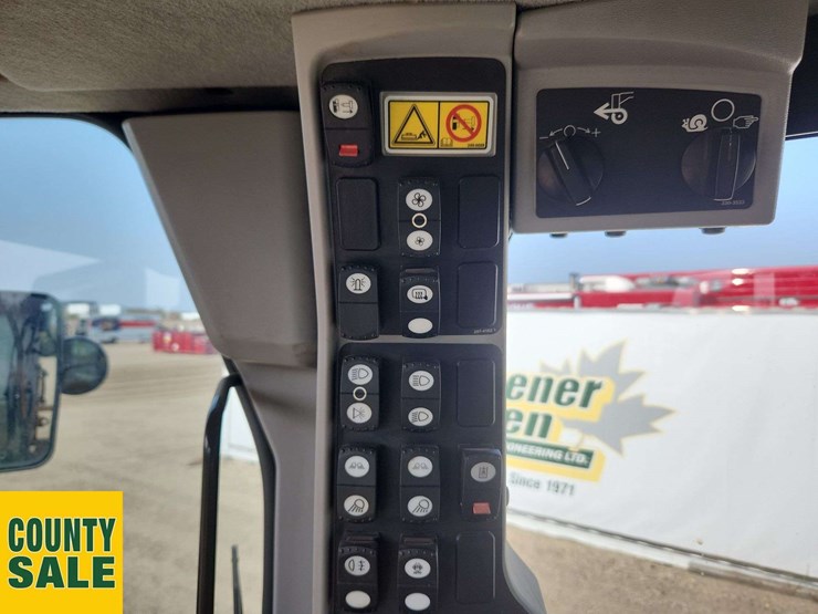2015-caterpillar-160m-awd-image-11