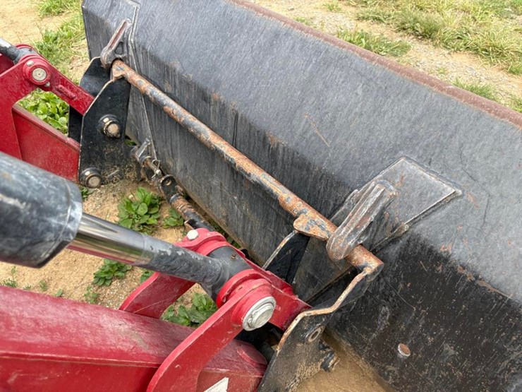 case-international-farmall-120c-4x4-tractor-image-30