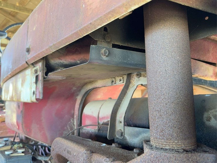 farmall-806-image-70