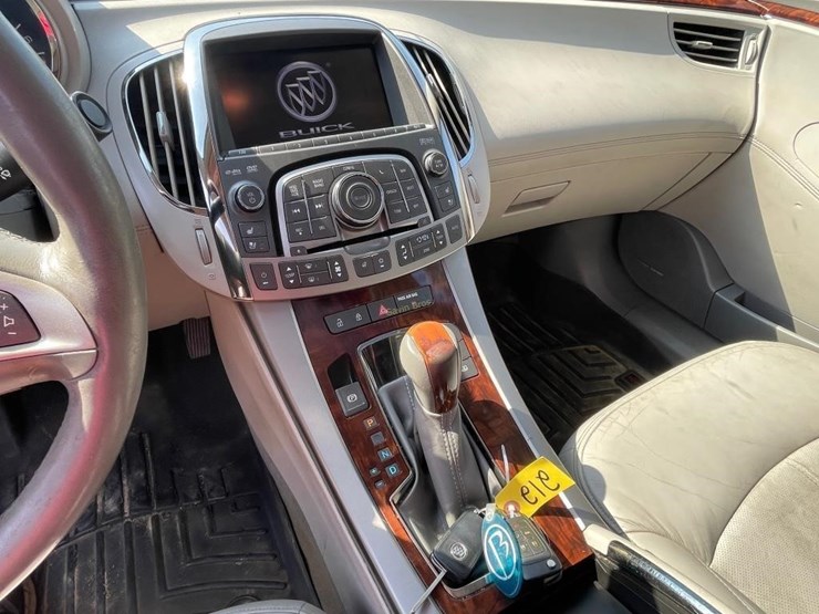 2011-buick-lacrosse-cxl-car-image-12