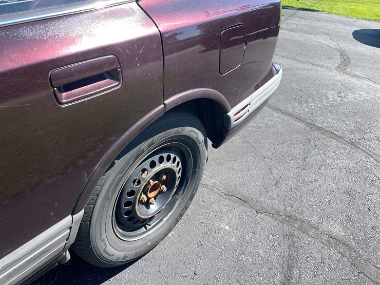 #3290-•-1994-oldsmobile-eighty-eight-(has-wi-title)-(kingston,-wi)-image-23