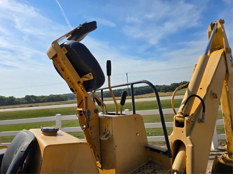 1974-john-deere-450-image-16