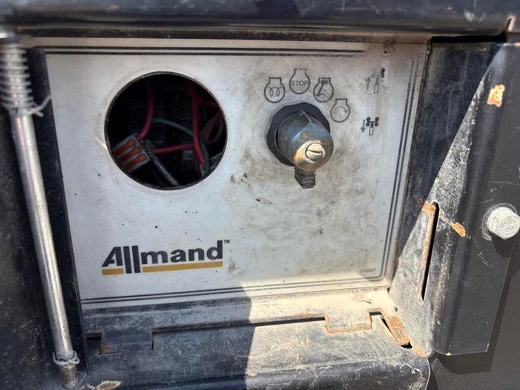allmond-night-lite-v-series-light-plant-image-9