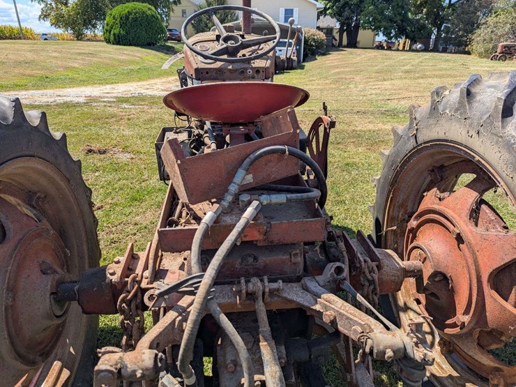 farmall-340-diesel-image-5