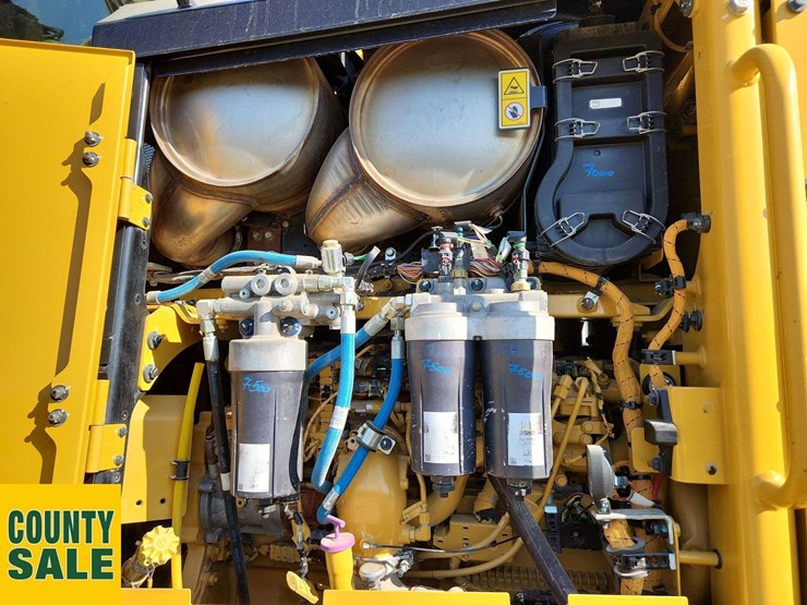 2020-caterpillar-150-awd-image-26