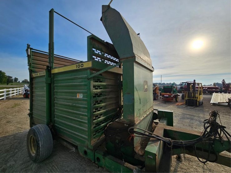 john-deere-100-image-16