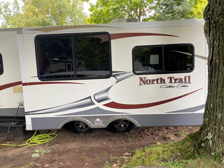 #3300-•-2012-north-trail-caliber-26lrss-camper-(has-mi-title)-(three-lakes,-wi)-image-13