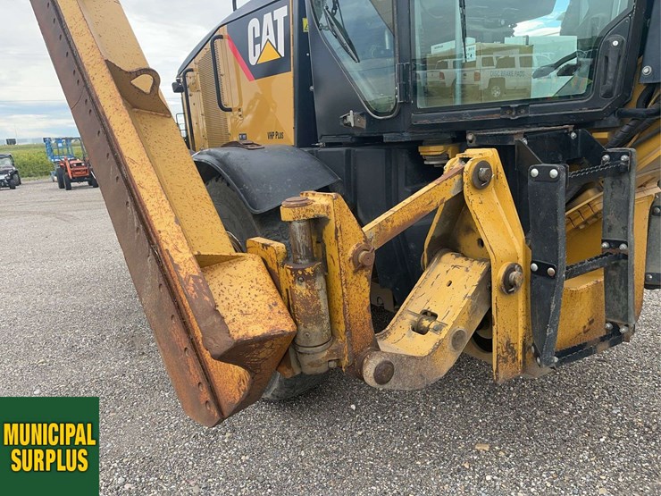 2011-caterpillar-160m-image-21