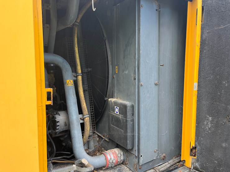 #104-•-atlas-copco-xahs-836-trailer-mounted-air-compressor-image-23