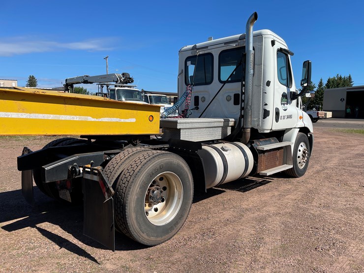#2750-•-2014-freightliner-cascadia-single-axle-day-cab-truck-(has-wi-title)-(title-in-delay)-(ashland,-wi)-image-5