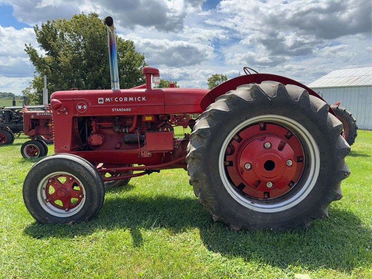 farmall-w-9-image-8