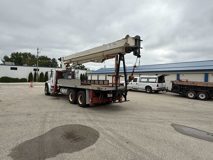 #2500-•-2005-freightliner-boom-truck-(has-wi-title)-(seymour,-wi)-image-4