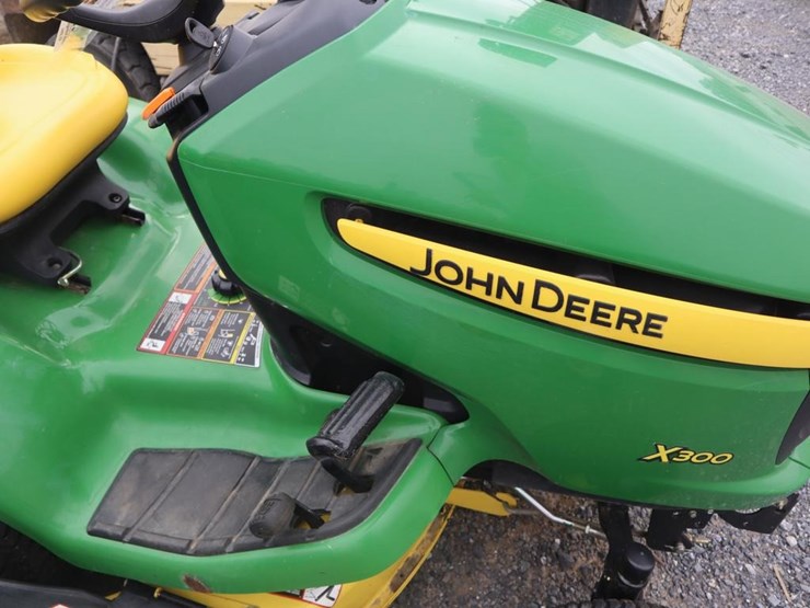 john-deere-x300-image-15