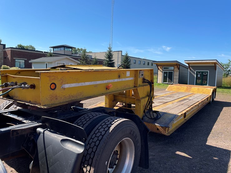 #3006-•-1986-eager-beaver-tandem-axle-lowboy-trailer-(has-wi-title)-(ashland,-wi)-image-1