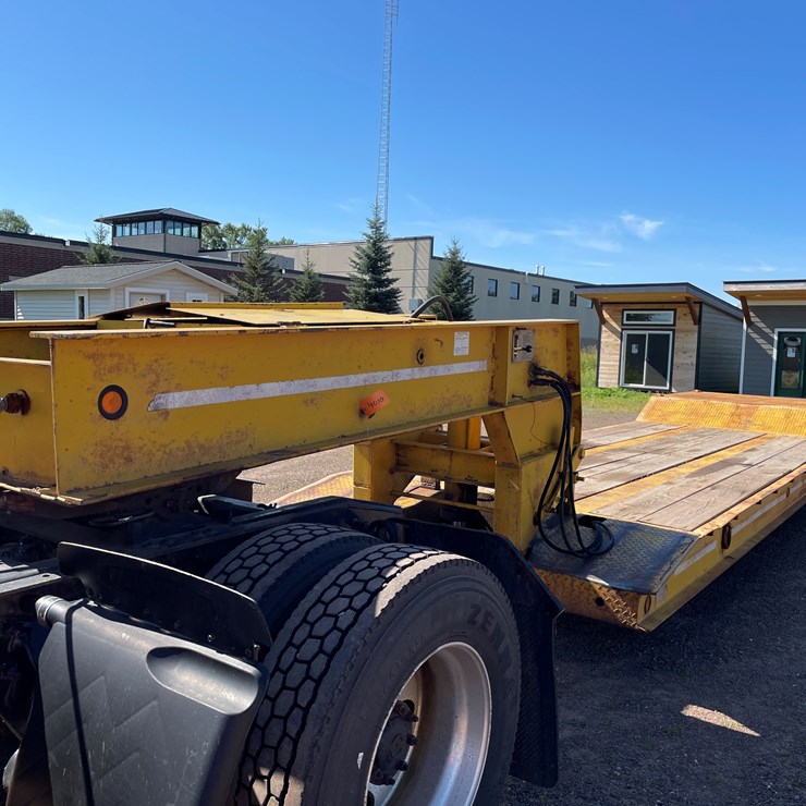 #3006 • 1986 Eager Beaver Tandem Axle Lowboy Trailer (Has WI Title) (Ashland, WI)