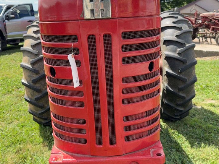 farmall-400-image-12