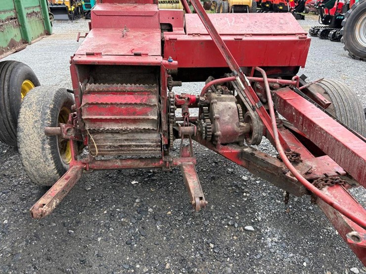 new-holland-718-image-4