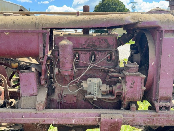 farmall-f-20-image-59