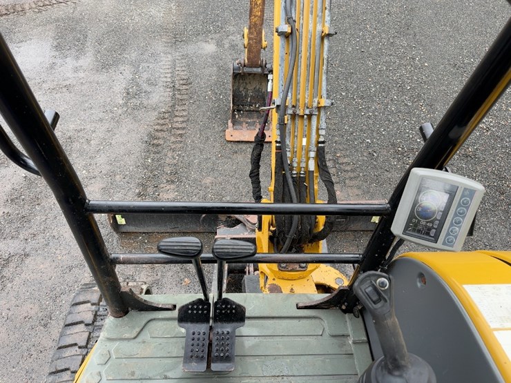 2016-caterpillar-304e2-cr-image-38