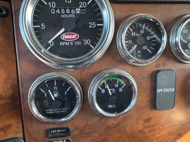 2008-peterbilt-335-image-35