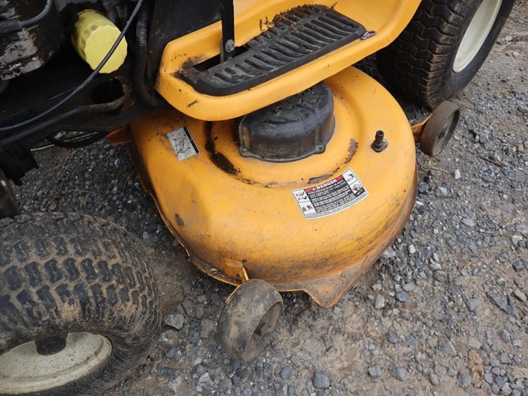 cub-cadet-riding-mower-image-14
