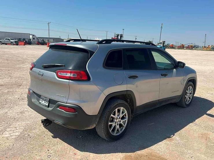 2017-jeep-cherokee-image-4