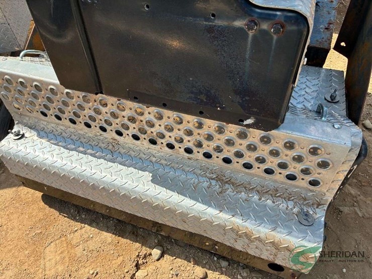 truck-step-tool-boxes-image-3