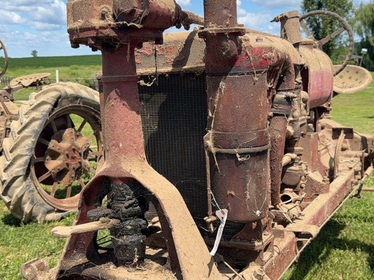 farmall-f-20-image-52