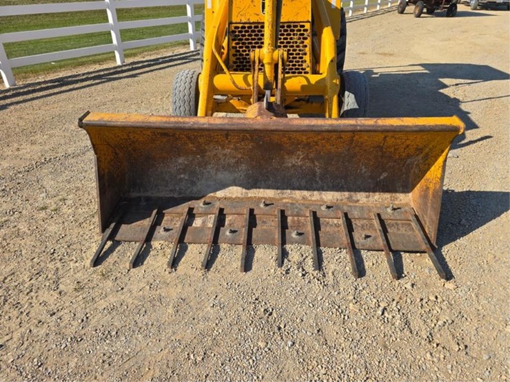 deere-210c-image-12